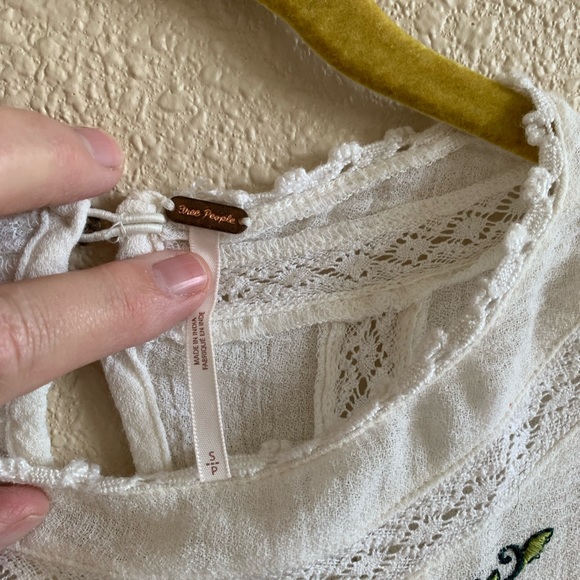 Free People floral Cottagecore embroidered boho top🌴 - Picture 7 of 7